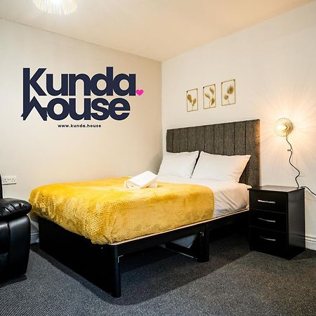 Apartamento Kunda House In Tyseley Birmingam Exterior foto