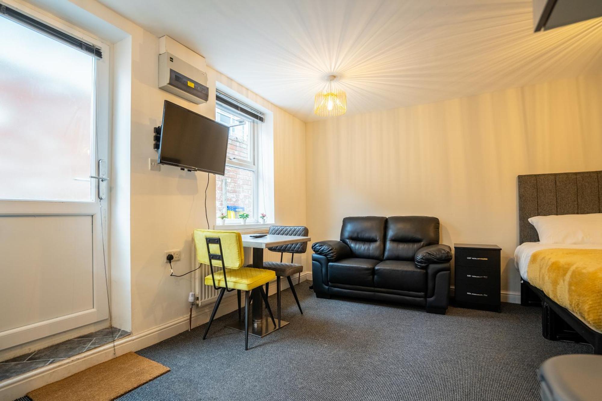 Apartamento Kunda House In Tyseley Birmingam Exterior foto
