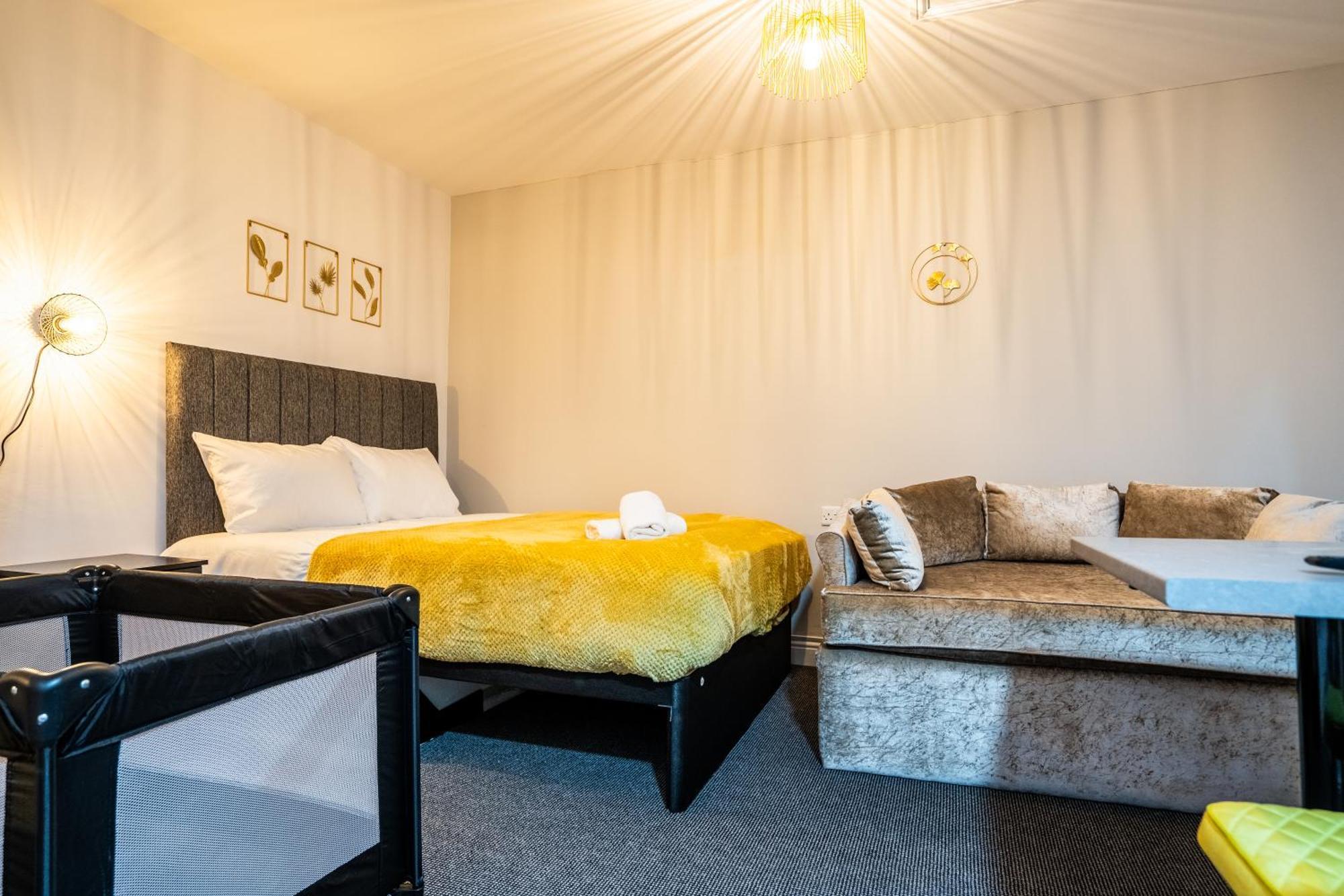 Apartamento Kunda House In Tyseley Birmingam Exterior foto