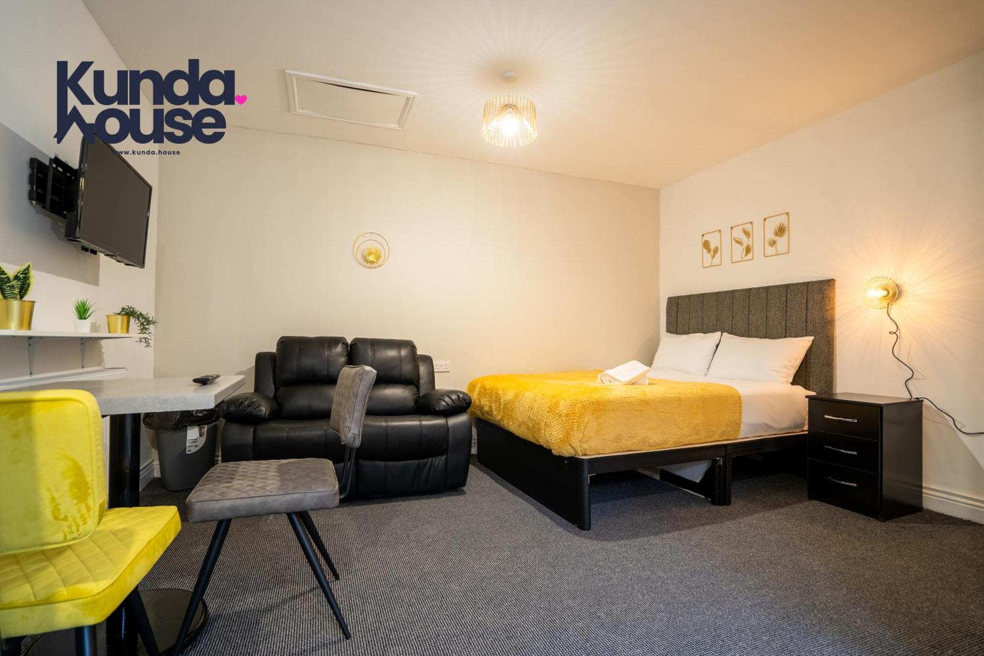 Apartamento Kunda House In Tyseley Birmingam Exterior foto