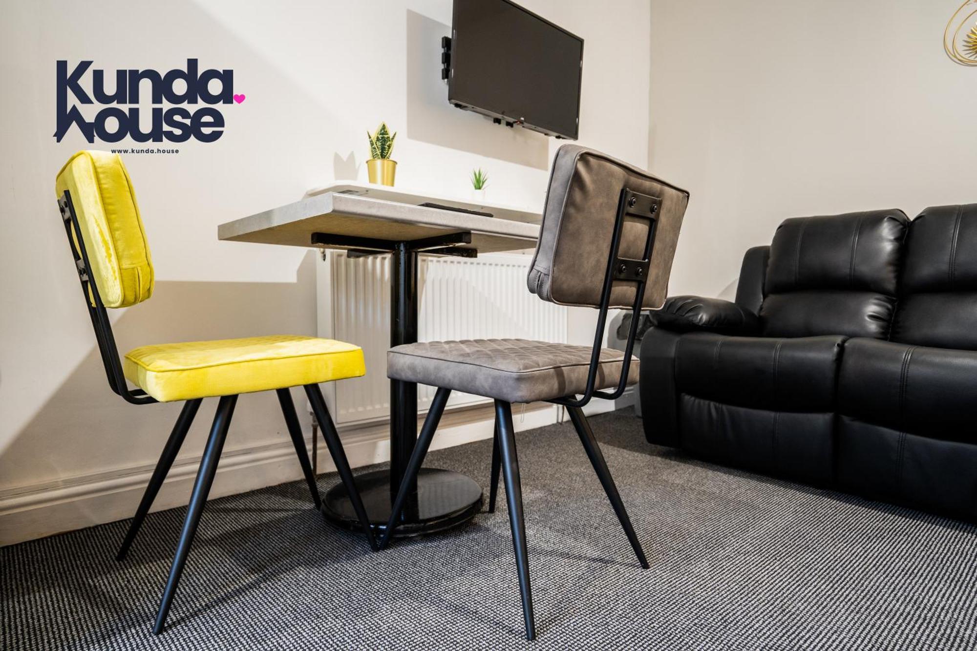Apartamento Kunda House In Tyseley Birmingam Exterior foto